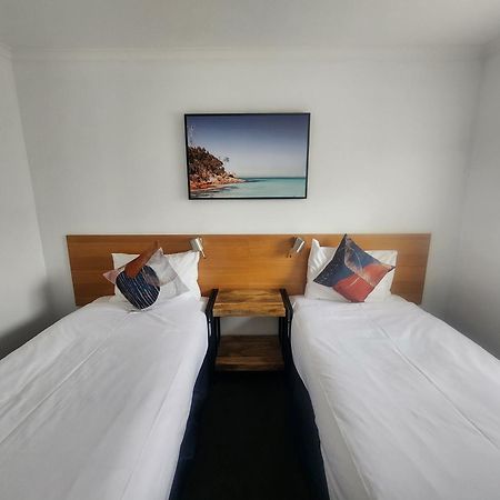 لونسيستون Elphin Serviced Apartments الغرفة الصورة