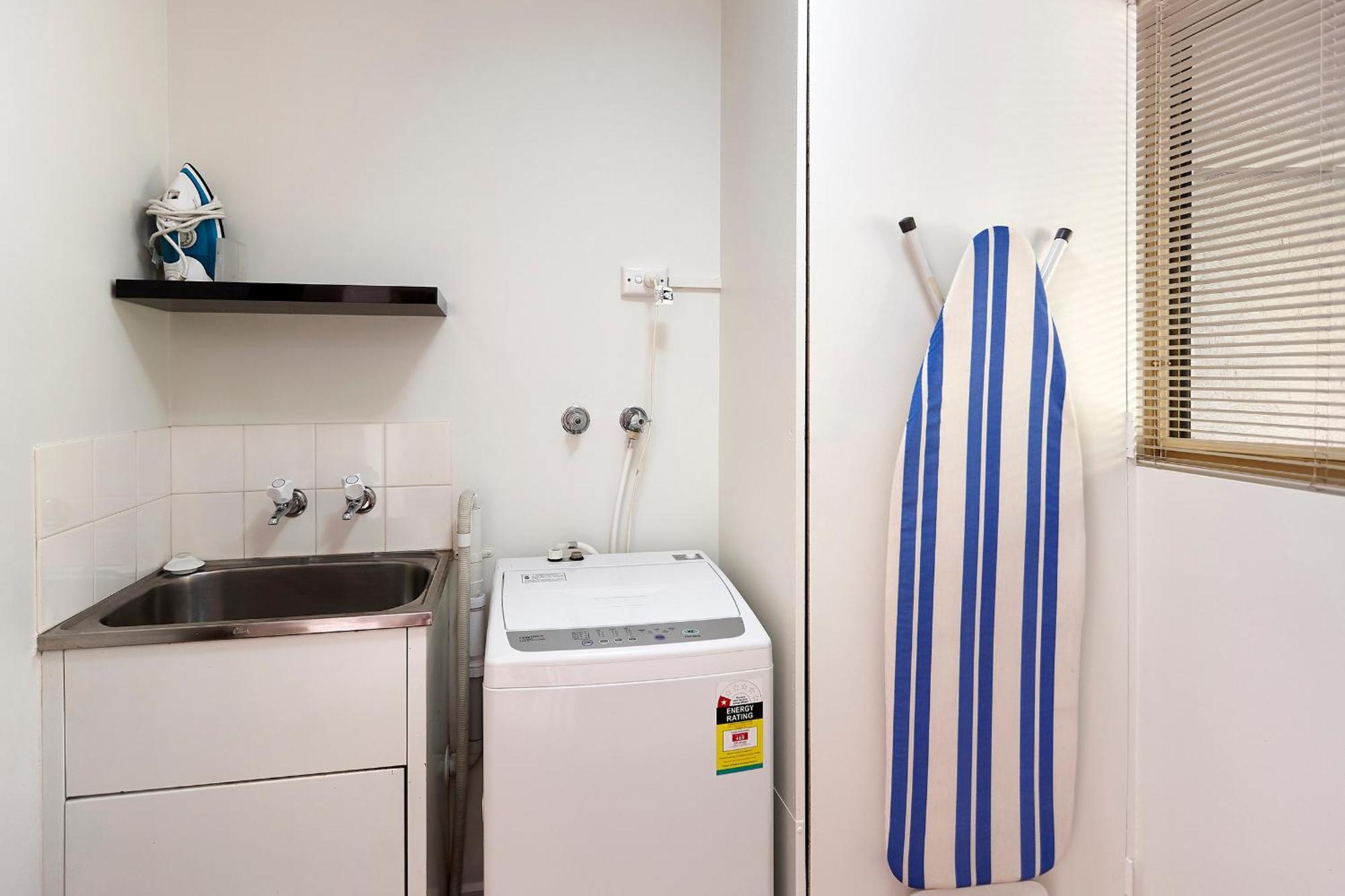 لونسيستون Elphin Serviced Apartments الغرفة الصورة