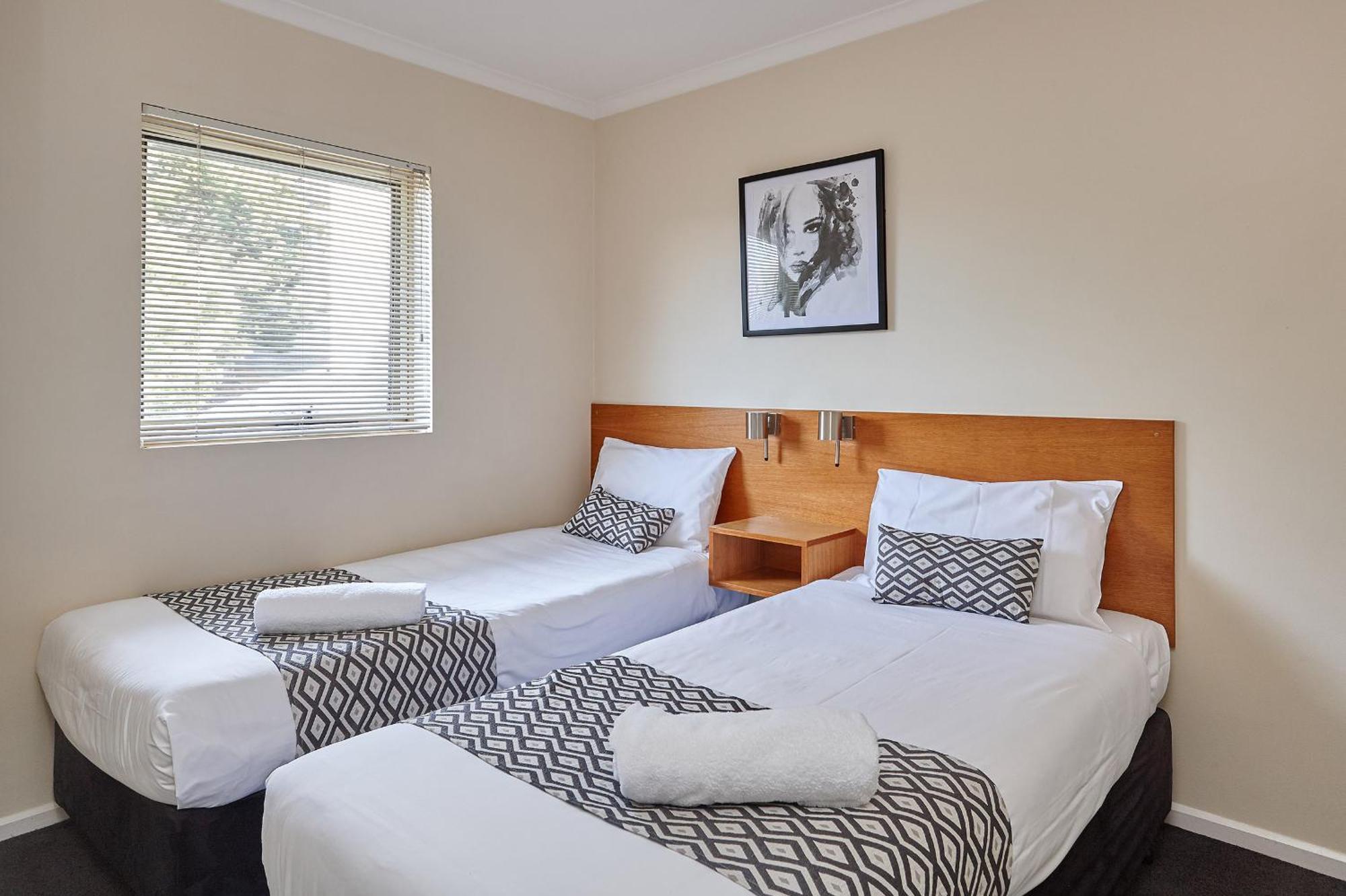 لونسيستون Elphin Serviced Apartments الغرفة الصورة