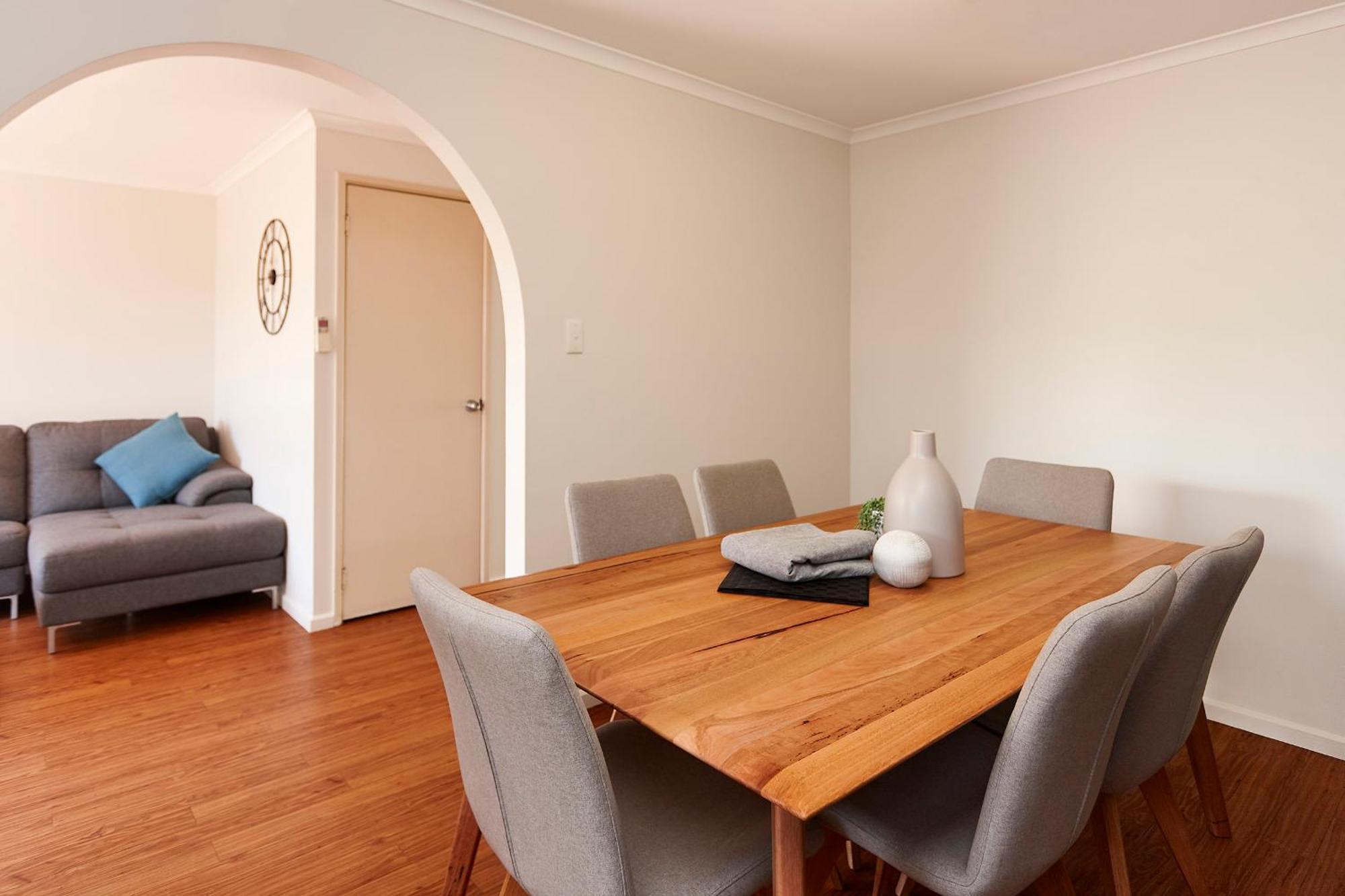 لونسيستون Elphin Serviced Apartments الغرفة الصورة