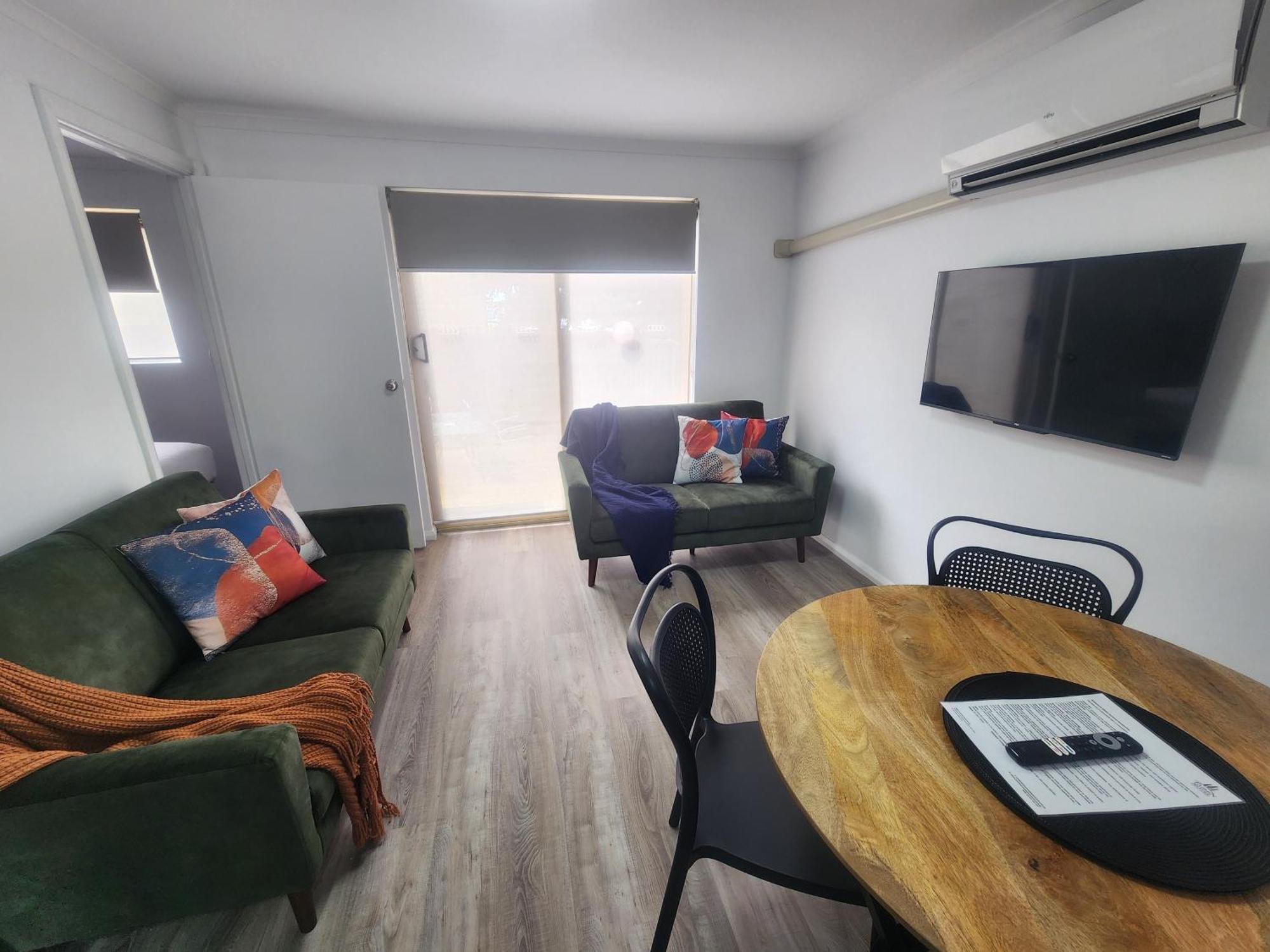 لونسيستون Elphin Serviced Apartments الغرفة الصورة
