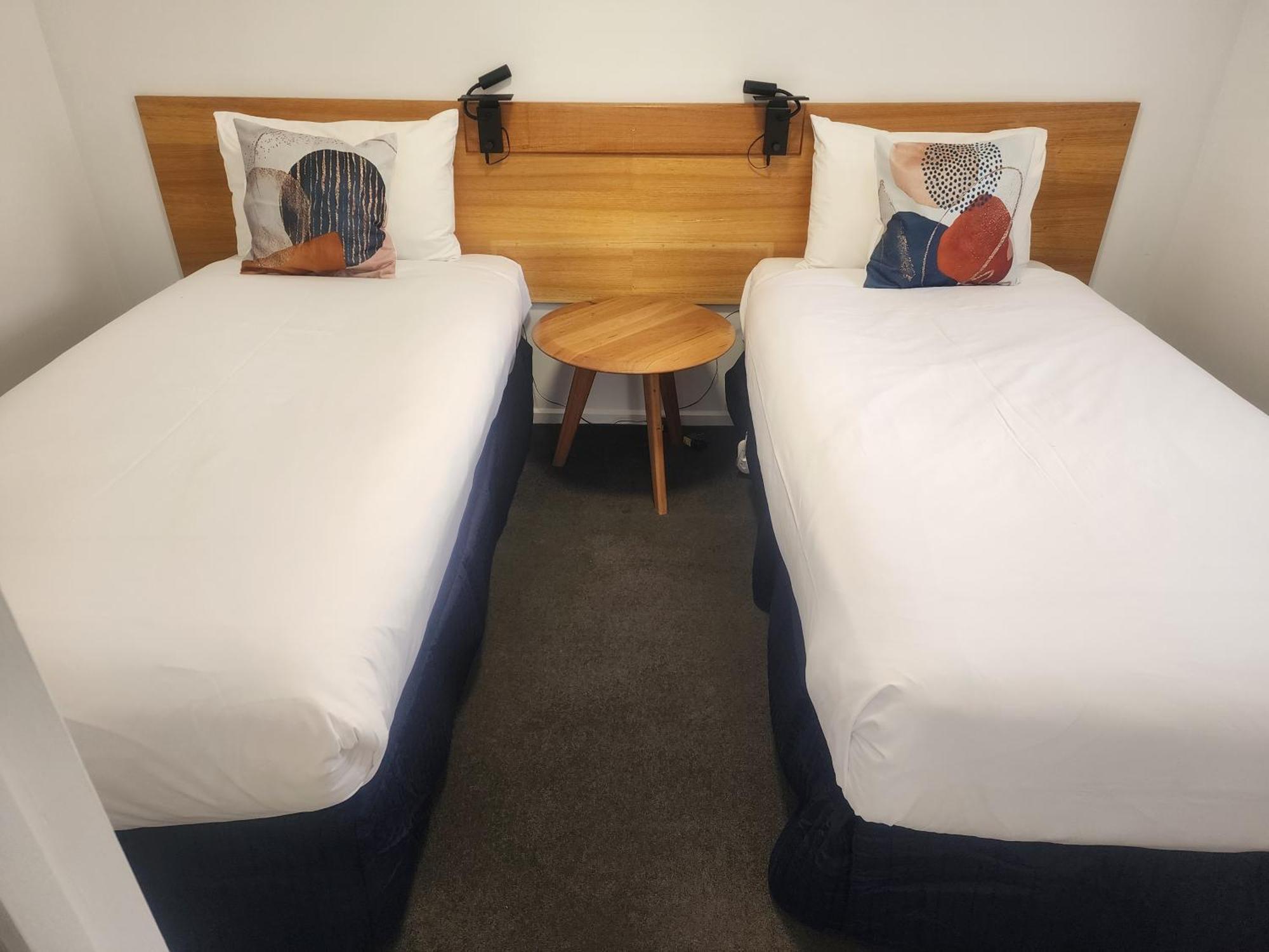 لونسيستون Elphin Serviced Apartments الغرفة الصورة