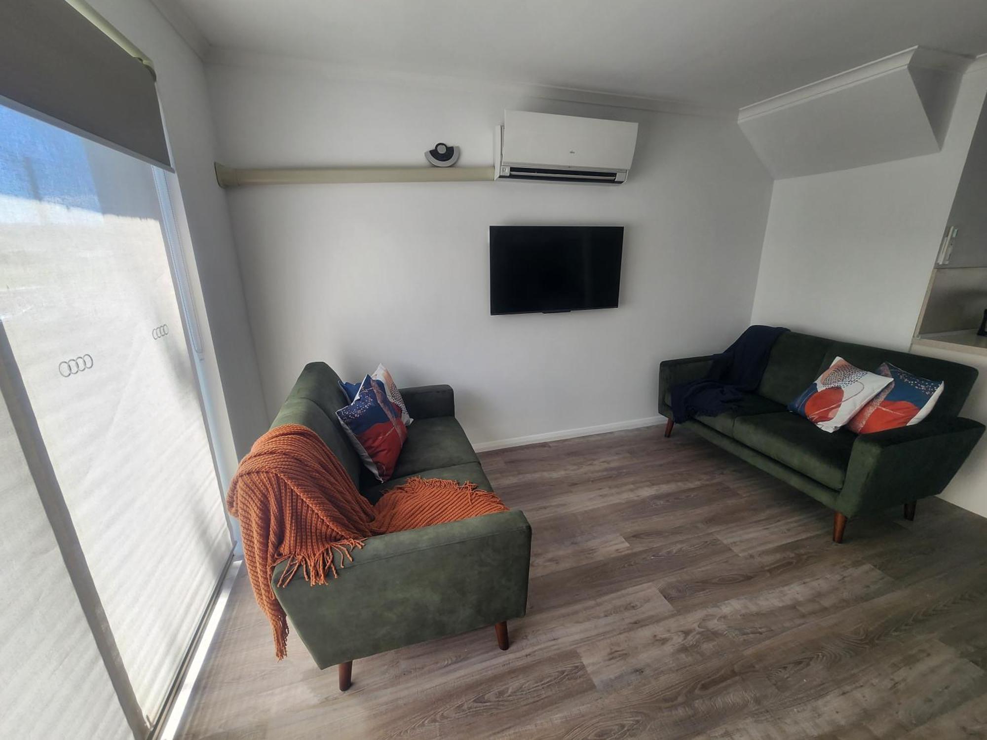 لونسيستون Elphin Serviced Apartments الغرفة الصورة