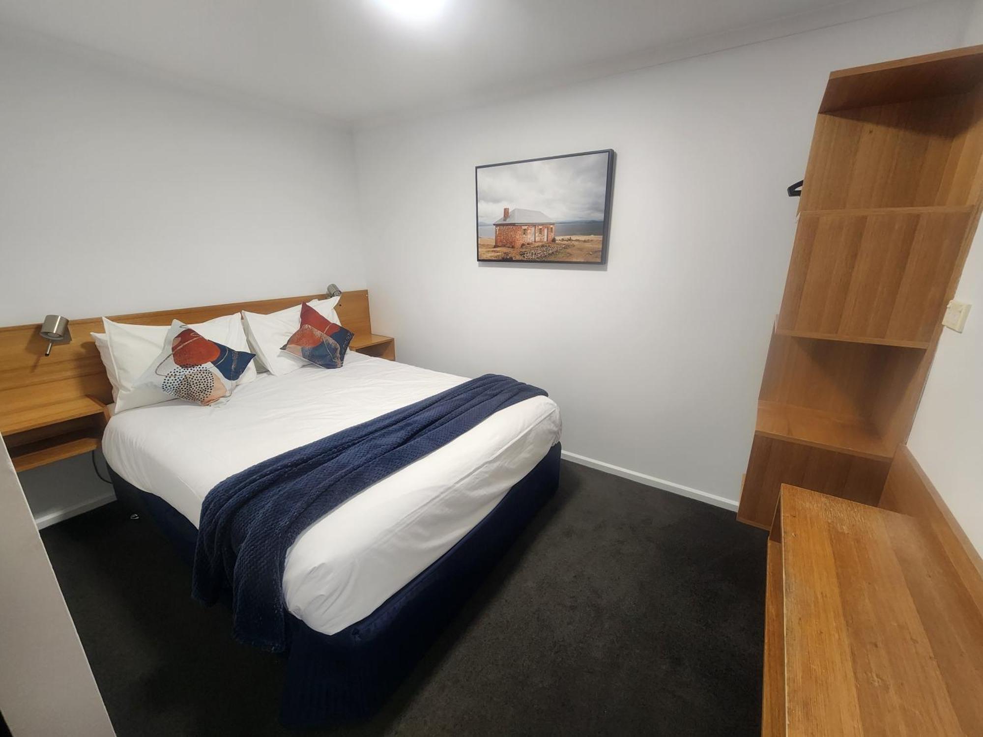 لونسيستون Elphin Serviced Apartments الغرفة الصورة