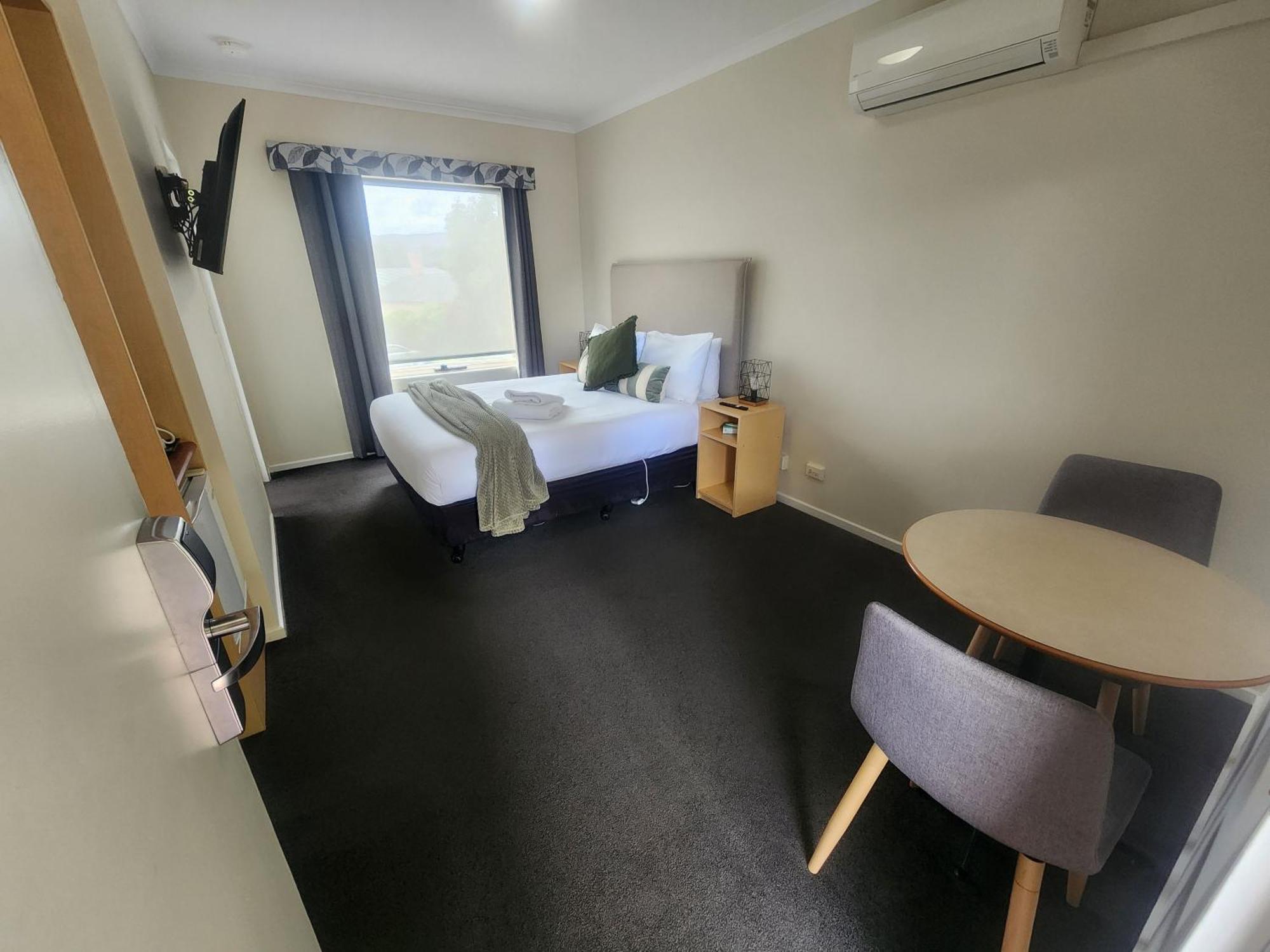 لونسيستون Elphin Serviced Apartments الغرفة الصورة